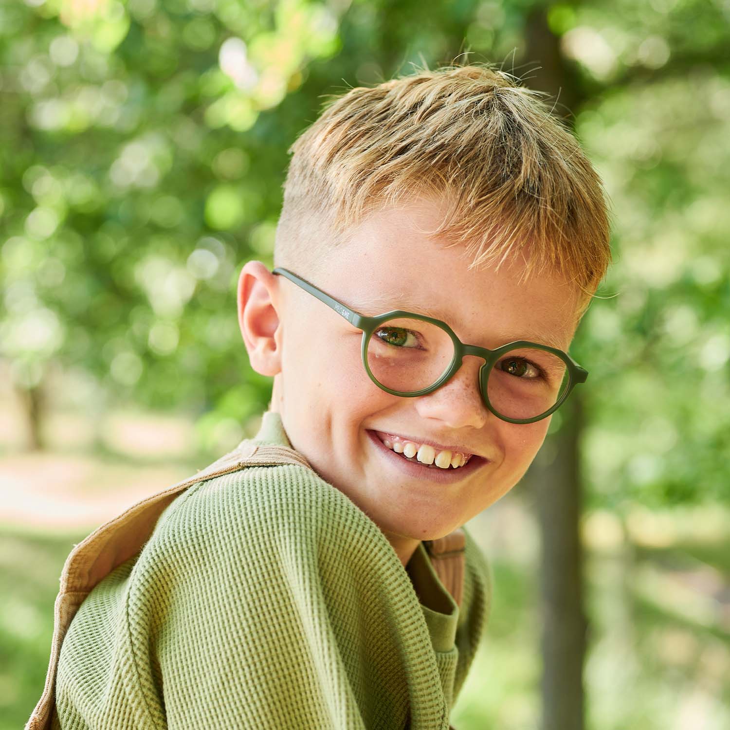 Kinderbrillen für 6-12 Jährige Mädchen und Jungen - Bild: 3 Kinder zwischen 6 und 12 Jahren